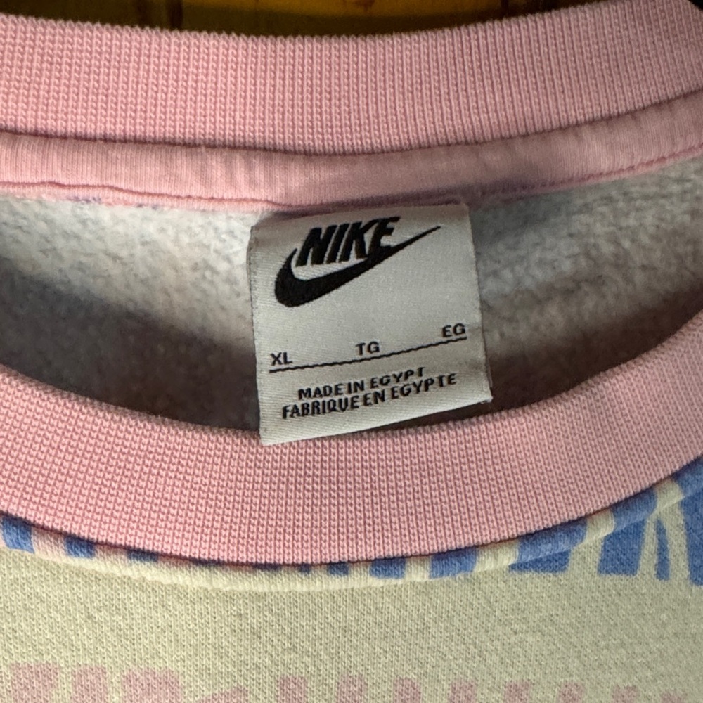 Nike Women's Pastel Striped Sweatshirt - Picture 2 of 12